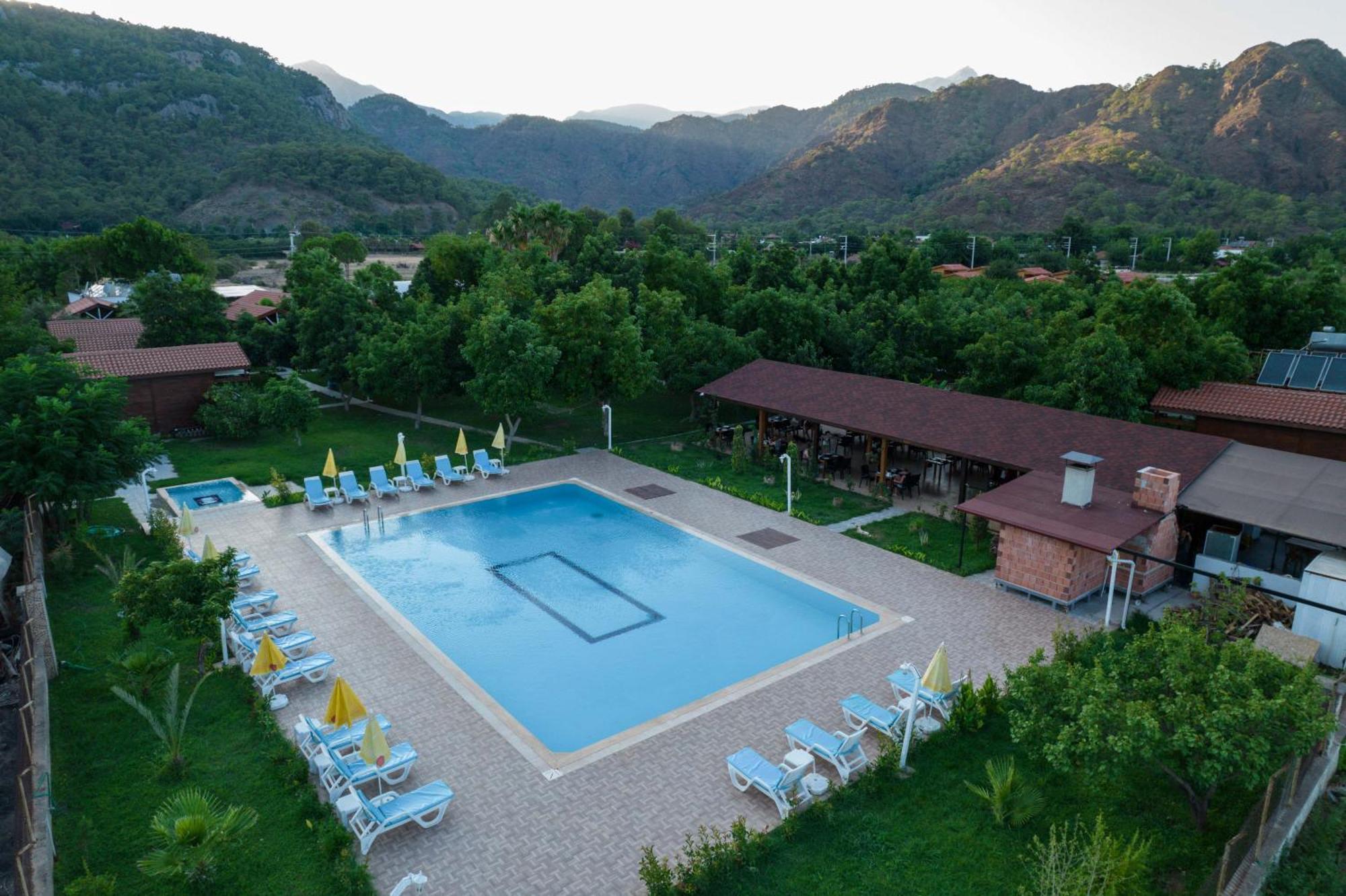 Apella Hotel Отель Чирали