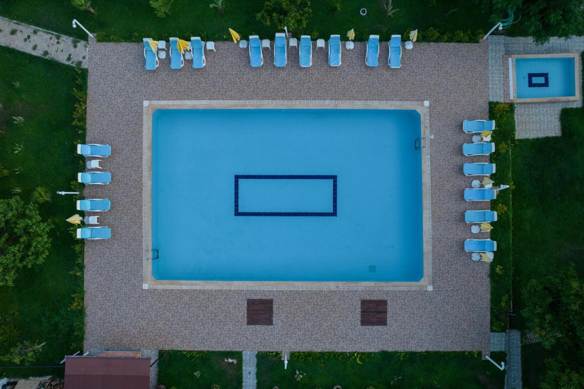 Apella Hotel Отель